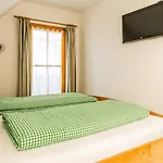 Guest house Weingut & Buschenschank Poelzl Grossklein