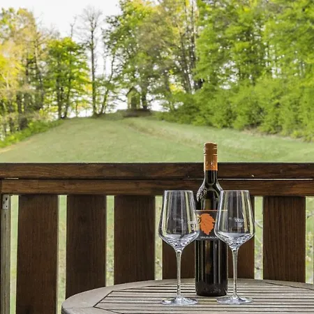 Gasthuis Weingut & Buschenschank Poelzl