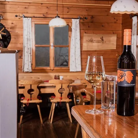 Weingut & Buschenschank Poelzl