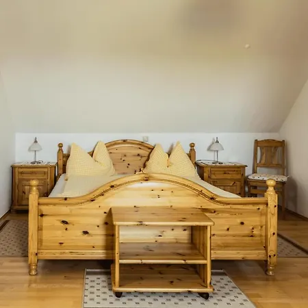 Weingut & Buschenschank Poelzl Guest house *