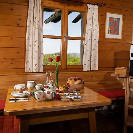 Weingut & Buschenschank Poelzl 3* Großklein