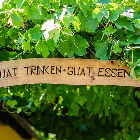 Weingut & Buschenschank Poelzl 3* Großklein