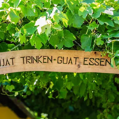Weingut & Buschenschank Poelzl * Grossklein
