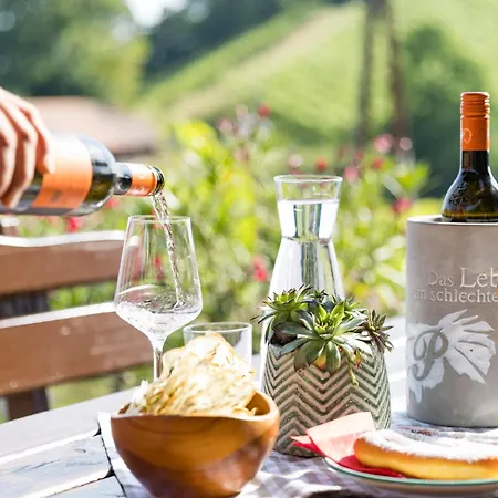 Weingut & Buschenschank Poelzl