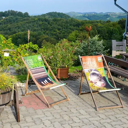 Weingut & Buschenschank Poelzl Grossklein