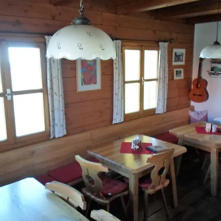 Weingut & Buschenschank Poelzl Guest house