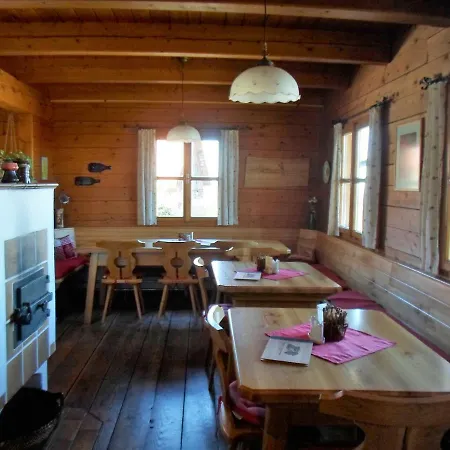 Weingut & Buschenschank Poelzl Guest house