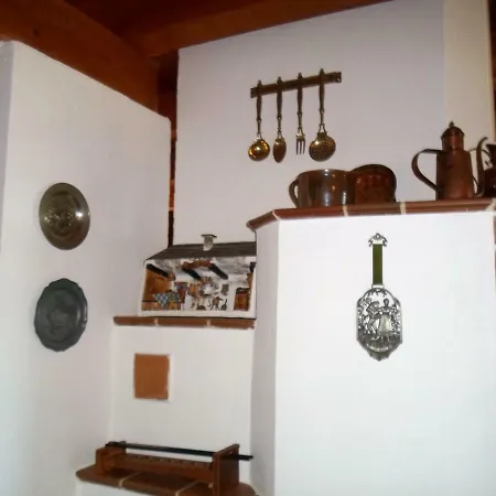 Gasthuis Weingut & Buschenschank Poelzl 3*