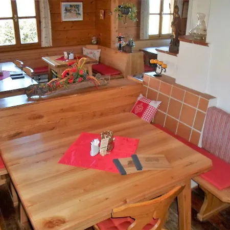 Weingut & Buschenschank Poelzl 3* Großklein