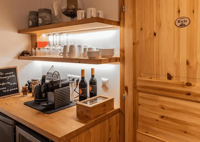 Weingut & Buschenschank Poelzl Guest house 3*