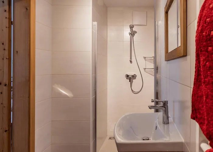 Gasthuis Weingut & Buschenschank Poelzl 3*