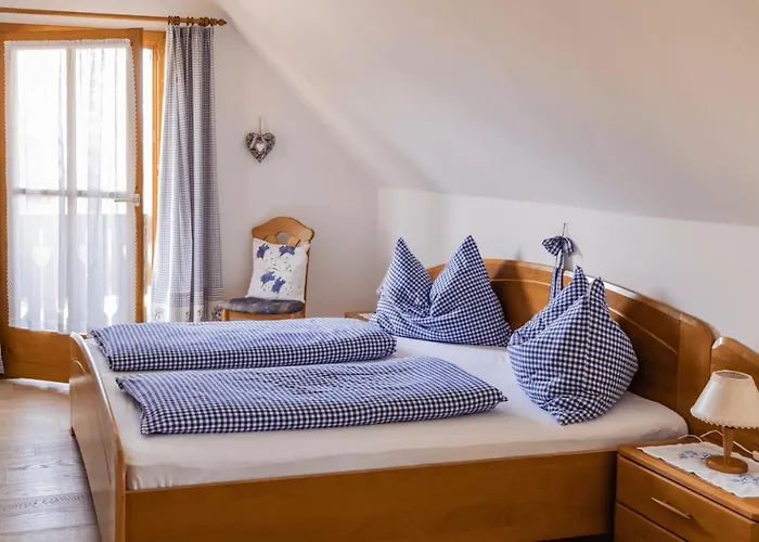 Weingut & Buschenschank Poelzl Gasthuis