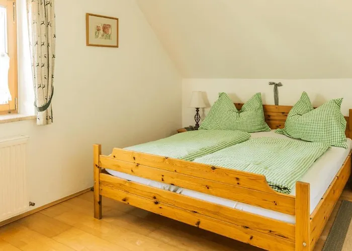 Weingut & Buschenschank Poelzl