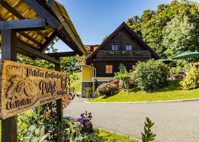 Weingut & Buschenschank Poelzl Gasthuis 3*