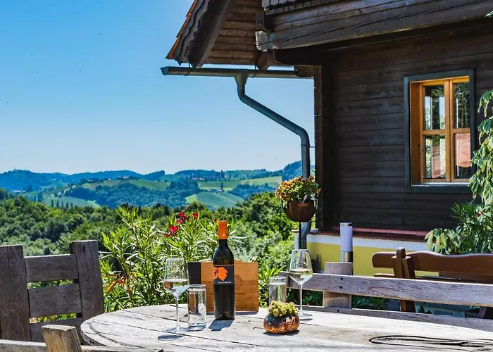 Weingut & Buschenschank Poelzl Gasthuis 3*