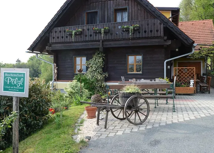 Gasthuis Weingut & Buschenschank Poelzl 3*