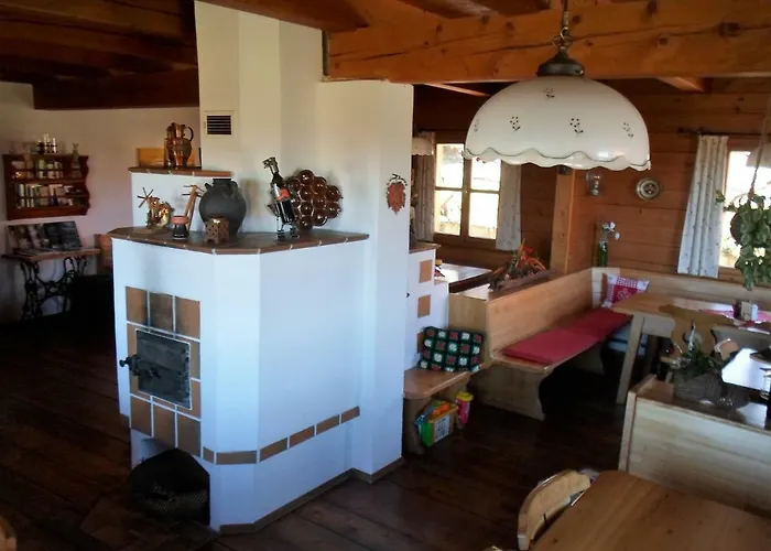 Gasthuis Weingut & Buschenschank Poelzl Großklein