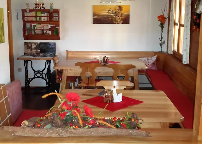 Weingut & Buschenschank Poelzl 3* Großklein